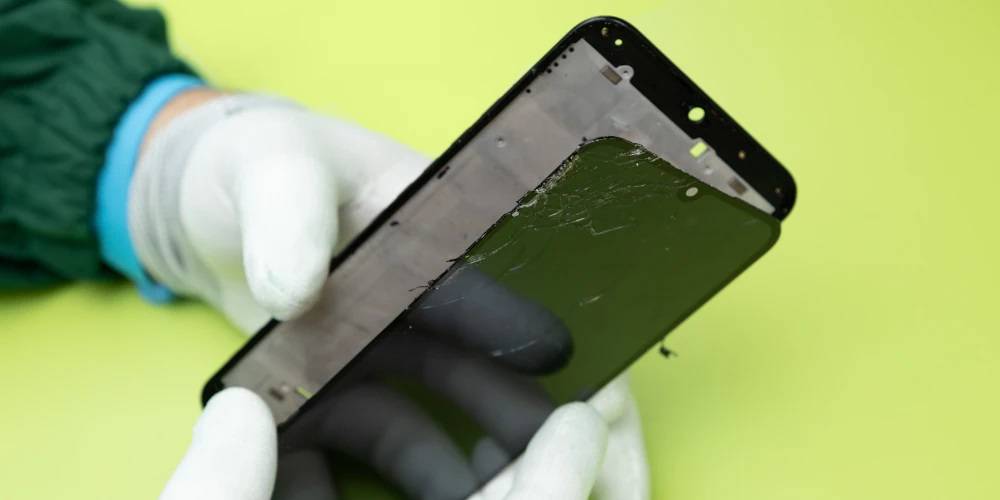 Czy da się wymienić sam ekran bez ramki w Samsung Galaxy S25?